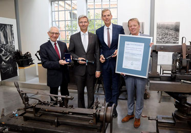 Prof. Dr. Horst A. Wessel, Matthias J. Hoffmann, Guido Schmidt, Oberbürgermeister Burkhard Mast-Weisz, Foto: Roland Keusch (RGA)
