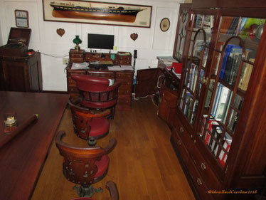Le salon du Capitaine, en acajou de Cuba