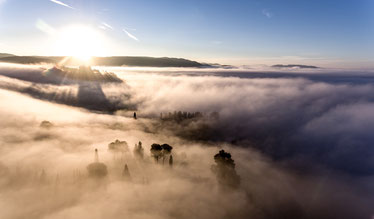 Nebelschwaden, Nebel, Sonne, Landschaft im Nebel, Blauer Himmel