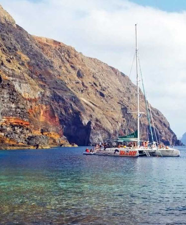 Desertas-Islands-catamaran-tour-madeira-best-things-to-do