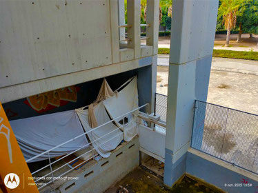 Okupas: En la Casa del Agua cerca del azud de Rovella en Valencia, se han dividido en apartamentos para tener su intimidad .