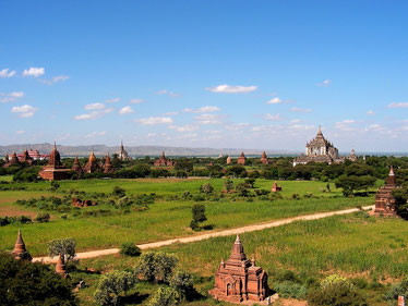 Pagodenfeld bei Bagan, Burma