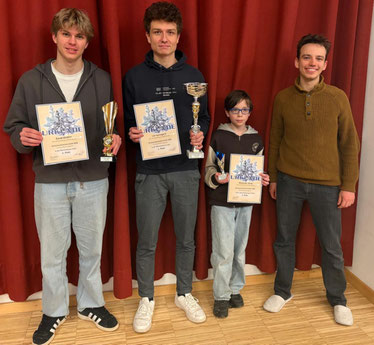 Jugend bei Erwachsenen erfolgreich: v.l.: David Winkler, Leo Sprengard, Alexander Murg, Martin Garbe