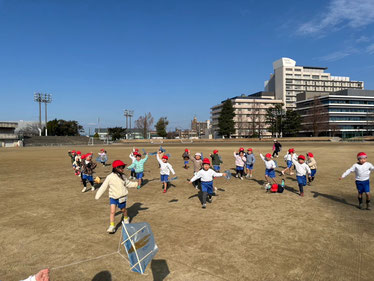 「たこあげ たのしい!」