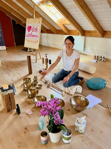 KlangFarben Workshops mit Simone Scheuner, sasana Massage- & Klangpraxis in Biberstein, Aargau