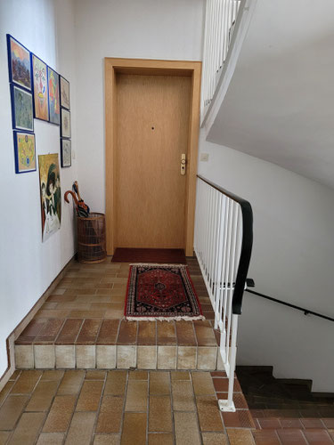 Die Wohnung von Frau B. direkt gegenüber
