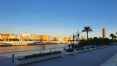 Uferpromenade am Guadalquivir.