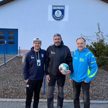 v.l. Markus Hahn (Jugendleiter), Kay Freisleben (Trainer), Thomas Engelhardt (2. Vorsitzender)