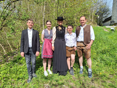 Wir sind die Familie Erna und Markus Moosbrugger mit Ida, Oskar und Elias
