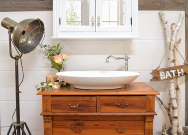 Antike Waschtische - funktionstüchtig aufgearbeitet - Land & Liebe