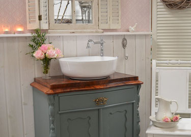 Antike Waschtische - funktionstüchtig aufgearbeitet - Land & Liebe