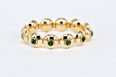 Meisterstück von Stephanie Berger. Armband aus 750er Gelbgold mit Turmalinen.