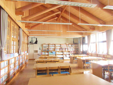 久万中学校校舎