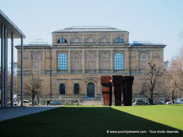 Tourisme culturelle - Le musée Alte Pinakothek de Munich est spécialisé dans l´art ancien: baroque, rococo et renaissance..