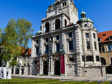 Le musée bayerisches Nationalmuseum de Munich expose de nombreuses collections d´art ancien.