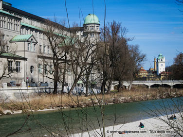 Voyage - Le Deutsches Museum de Munich est le plus grand musée des sciences et techniques du monde.