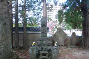 光寿院の叢塚