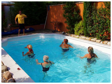 Des cours de 3 à 7 personnes en piscine privée
