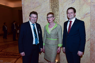 Heidelore Knirr with Michael Reul, member of the parliament of the State of Hesse, and Tobias Eckert, member of the parliament of the State of Hesse