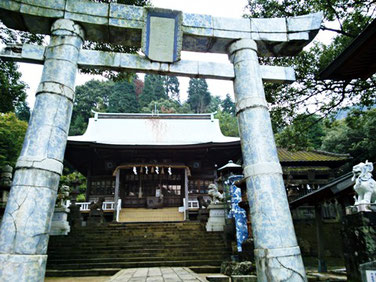 陶山神社拝殿の写真