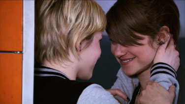 Emma tells Jenny that she can't stand keeping their relationship a secret any longer.