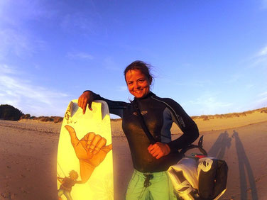 Sabrinita - Surfgasm - WEllenreiten - Surfen - Kitesurfen - Windsurfen - hangloose - Lifetravellerz