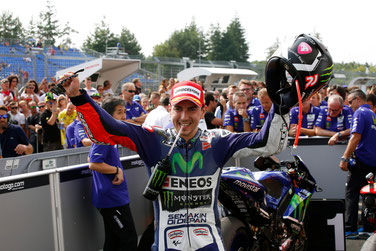 Hat allen Grund zu feiern. Sieg und WM Führung für Jorge Lorenzo