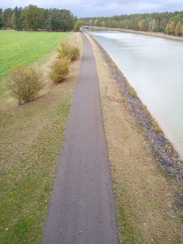 Westlicher Uferweg am Elbe-Seitenkanal Anfang 2020 [Quelle: Jörg Thaden, 2020]