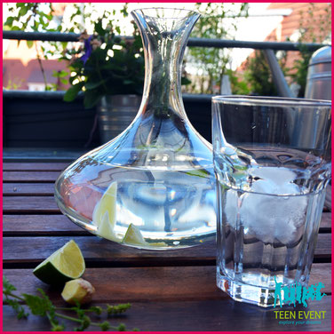 Infused Water mit Limette, Minze und Ingwer geschenkideen teenager konfirmation geschenk