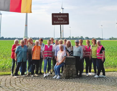 Stopp am Mittelpunkt Niedersachsens © Edith Köster