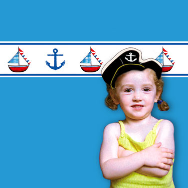 Vlies Bordüre: maritime Wandbordüre für Kinder- Anker und Segelboot mit blauen Streifen auf weißem Grund