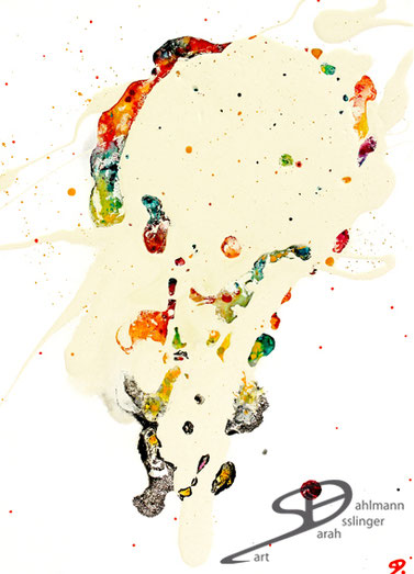 Sarah Esslinger-Dahlmann, Umriss, März 2013, 50 x 70 cm, Acrylfarbe, Mischtechnik auf Leinwand, abstraktes, kraftvolles, farbintensives Werk, creme-weiße Form umrandet von blasenartigen Farbverläufen gelb über rot, grün zu lila-schwarz