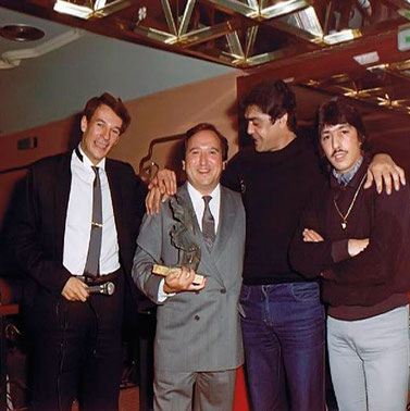 Tony Isbert ,Fernando Esteso, Emilio y Jero durante una entrega de premios Sala Boheme  1986