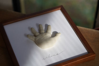 陶芸家　ブログ　焼き物　陶芸作品　茨城県笠間市　手形　足形　赤ちゃんの手　子供の死　立体手形　記念手形