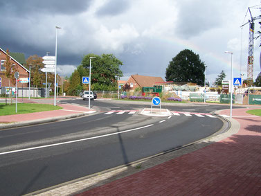 Gefahrenpunkt 3: Kreisverkehr Obstmarschenweg / Kirchstraße / Deichstraße