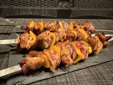 Ungarisches Schaschlik vom Grill – Paprikawürzig & saftig vom Drehspieß
