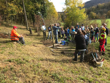 Instruktion vor dem Einsatz,                                     Foto: Thomas Tschopp