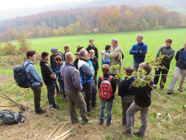 Instruktion vor dem Einsatz,                                    Foto: Franziska Hindermann