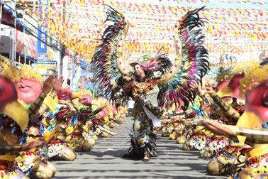 © 2014 Philippine Travel Destinations. Quelle: http://www.philippinetraveldestinations.com/cebu-sinulog-festival.html