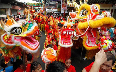 © AP, telegraph.co.uk. Quelle: http://discoverphilippines.org/2013/12/30/philippine-festivals-holidays-events-2014/
