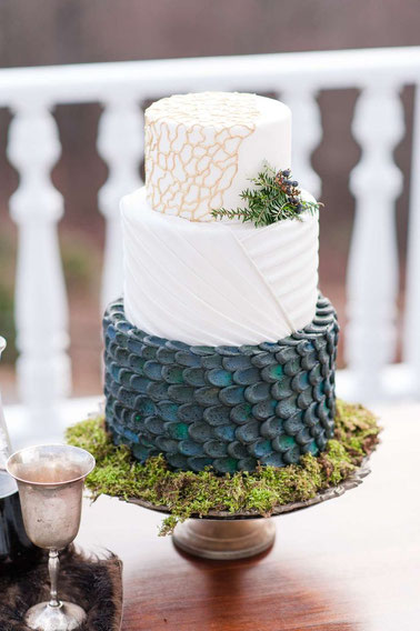 Wedding cake sur le thème Game of Thrones, pour illustrer l'article de blog mariage "Comment intégrer joliment et subtilement la culture geek dans votre décoration", par My Daydream Wedding, wedding planner et designer sur Paris, Lille et la France