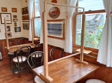 ワンタッチ調整式 ウィルス飛沫対策シールドアクリルパネルパーテーション 刀箪笥 会津桐刀箱 刀掛 鍔収納等趣味愛好家の欠かせない道具