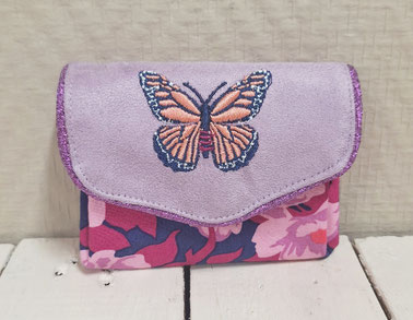 petit porte-monnaie accordéon brodé femme, 3 compartiments porte-carte , suédine mauve, broderie papillon, été printemps, idée cadeau fête des mères anniversaire