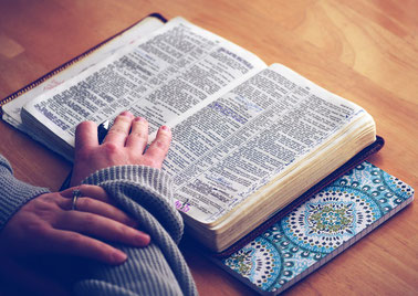 La vraie vérité ne craint pas les recherches bibliques, historiques, scientifiques. Il est important de rester fidèle à soi-même et d’être profondément convaincu intérieurement que tout ce que l’on croit est bien vrai / vérifié / logique / expliqué …