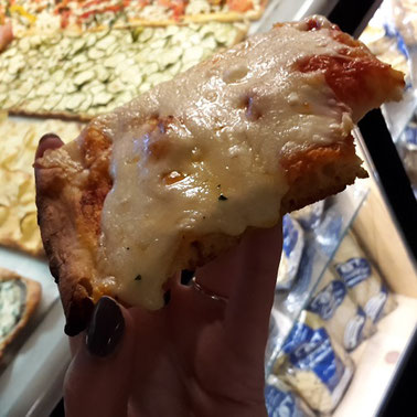 Pizza Margherita in der Pizzeria Forno la Renella Rom