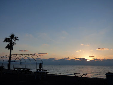 夕日は雲にブロックされました・・