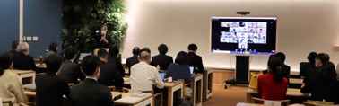 会場での発表の模様