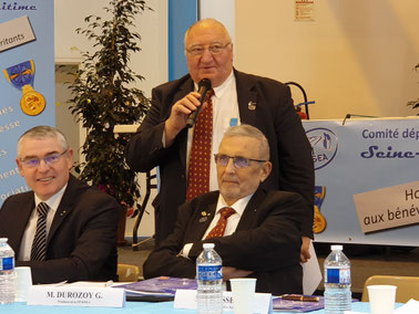 Benjamin GORGIBUD président départemental, André MAROILLÉ président du cercle d'Elbeuf et Gérard DUROZOY président fédéral.