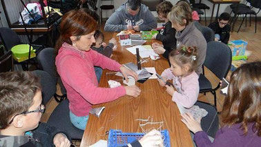 La création de jouets faisait partie des nombreuses animations proposées par Pluri'Ailes samedi dernier 