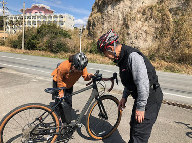 からの、おしゃれな電動アシスト付き自転車でツーリング！